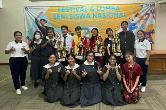 Mengembangkan Bakat dan Kreativitas di Luar Kelas Melalui FLS2N