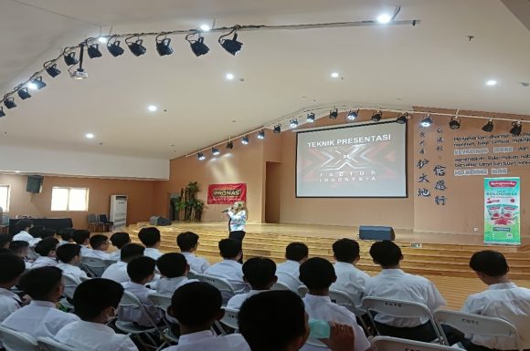 Workshop Public Speaking bersama Priska Sahanaya di SMP Cinta Kasih Tzu Chi