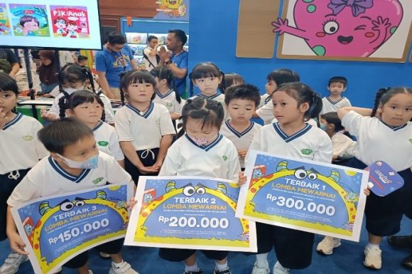 Anak TK Cinta Kasih Tzu Chi Bersinar di Indonesia International Book Fair 2024: Mewarnai Masa Depan dengan Buku