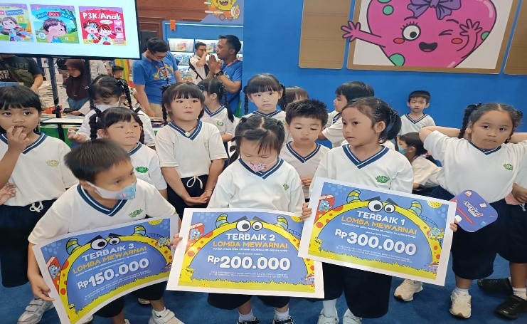Anak TK Cinta Kasih Tzu Chi Bersinar di Indonesia International Book Fair 2024: Mewarnai Masa Depan dengan Buku
