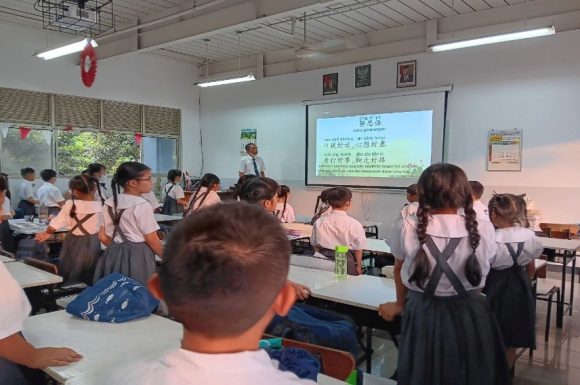 Rutinitas Kata Perenungan Pagi di SD Cinta Kasih Tzu Chi Cengkareng