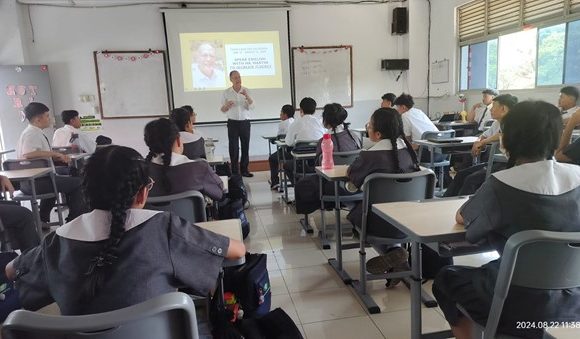 Program Bahasa Inggris di SMK Cinta Kasih Tzu Chi Bersama Native Teacher dari Amerika Serikat