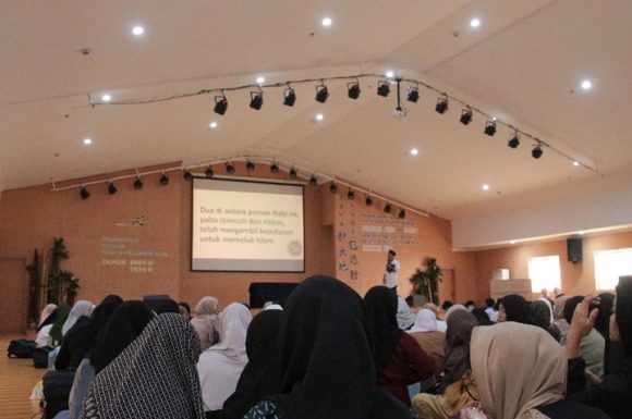 Menggali Hikmah Peringatan Maulid Nabi Muhammad SAW di Sekolah Cinta Kasih Tzu Chi Tahun 2024: Menanamkan Karakter Saleh Pribadi dan Sosial