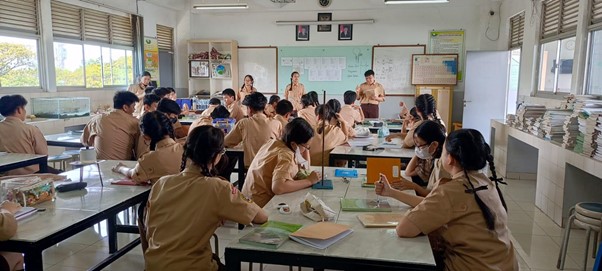 Manfaat Kegiatan Praktikum di Laboratorium pada Mata Pelajaran Kimia