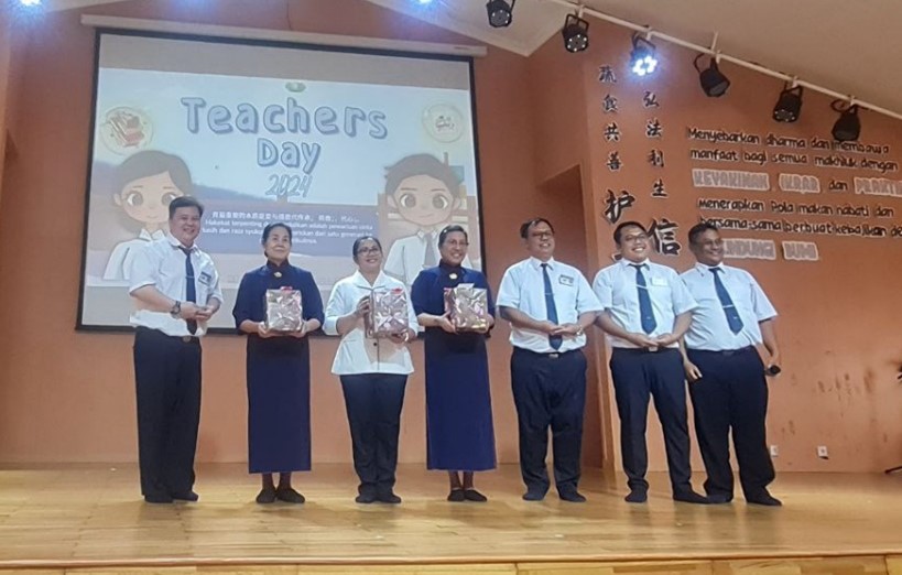 Membangun Semangat Cinta Kasih dalam Pendidikan melalui Peringatan Hari Guru