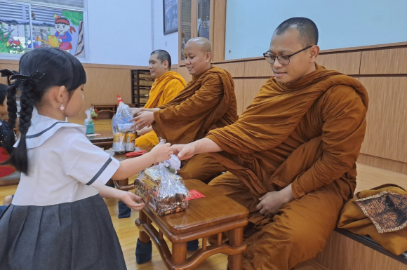 Perayaan Kathina Sebagai Praktek Mengikis Kemelekatan