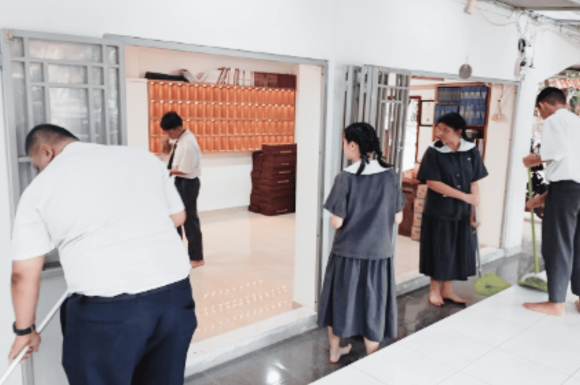 Membersihkan Rumah Ibadah Sebagai Wujud Toleransi Umat Beragama