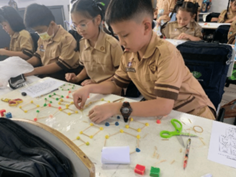 Bangun Datar Dengan Tusuk Gigi dan Plastisin