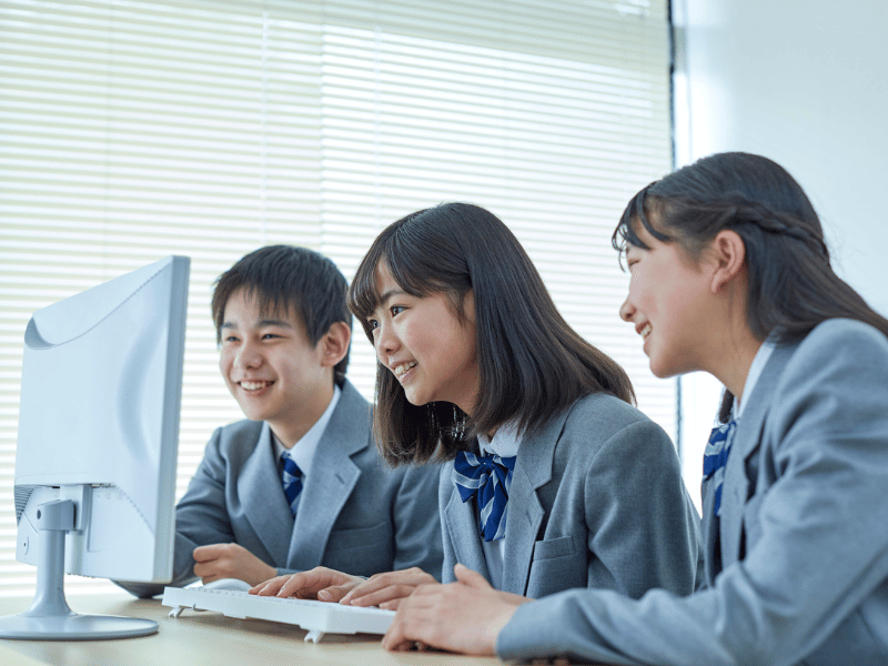 Peranan Teknologi dalam Dunia Pendidikan