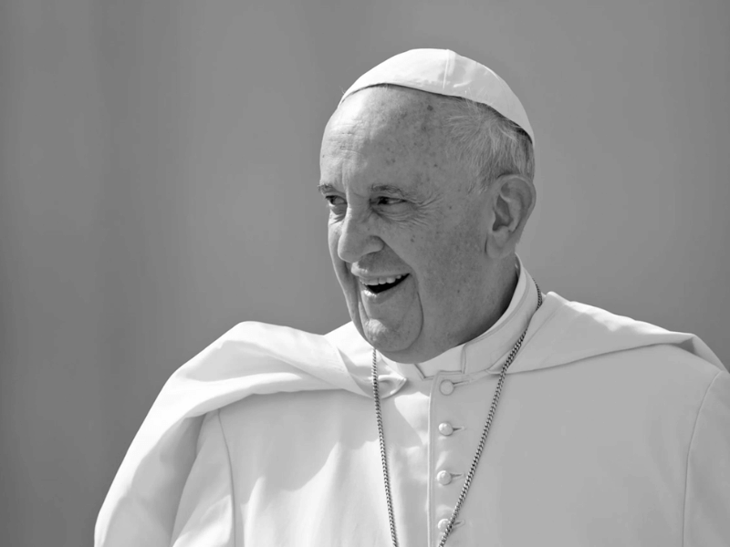 Mengenang Paus Fransiskus: Sang Pemimpin yang Penuh Kasih Sayang dan Kemanusiaan
