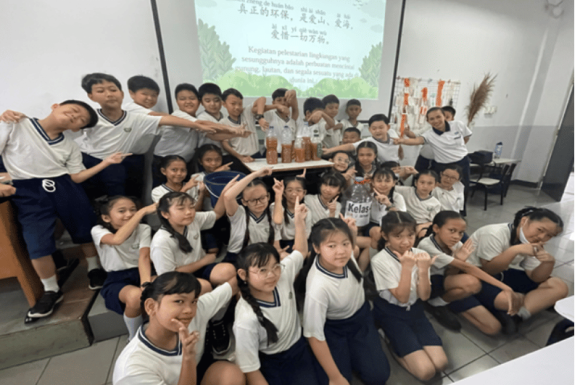 Senangnya Panen Eco Enzyme: Dari Sampah Menjadi Berkah