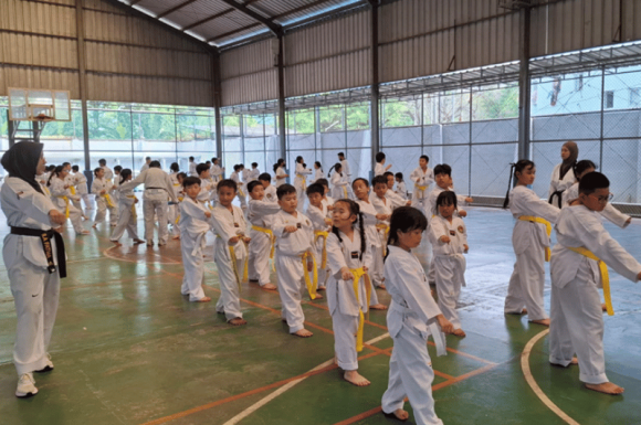 Taekwondo Dalam Pembentukan Karakter Siswa