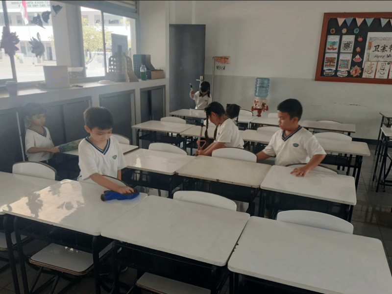 Menanamkan Nilai Tanggung Jawab Dengan Kegiatan Piket Kelas