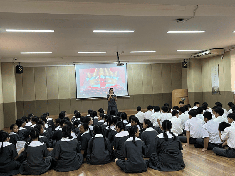 Membangun Kepercayaan Diri Melalui Kegiatan Public Speaking