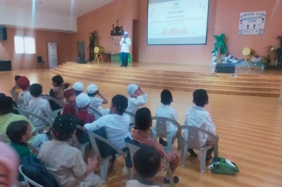 Memperingati Maulid Nabi Muhammad SAW di TK Cinta Kasih Tzu Chi. Momen Meneladani Akhlak Rasullulah