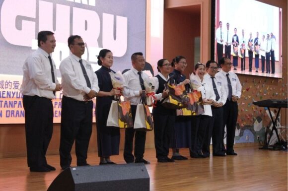 Perayaan Hari Guru Nasional Sekolah Cinta Kasih Tzu Chi
