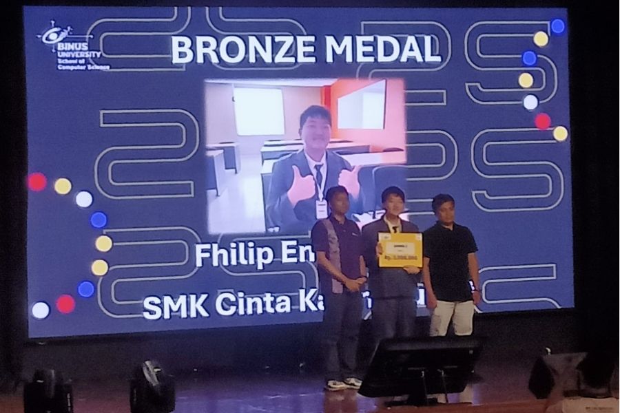 Siswa SMK Cinta Kasih Tzu Chi Raih Bronze Medal di BeeFest GACCI BINUS 2025