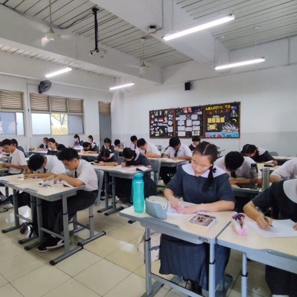 Mencari makna dibalik teks: Literasi sebagai bagian pembelajaran di SMK Cinta Kasih Tzu Chi