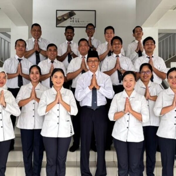 Hari Guru Nasional 2025 : Simbol Dedikasi dan Pengabdian Guru