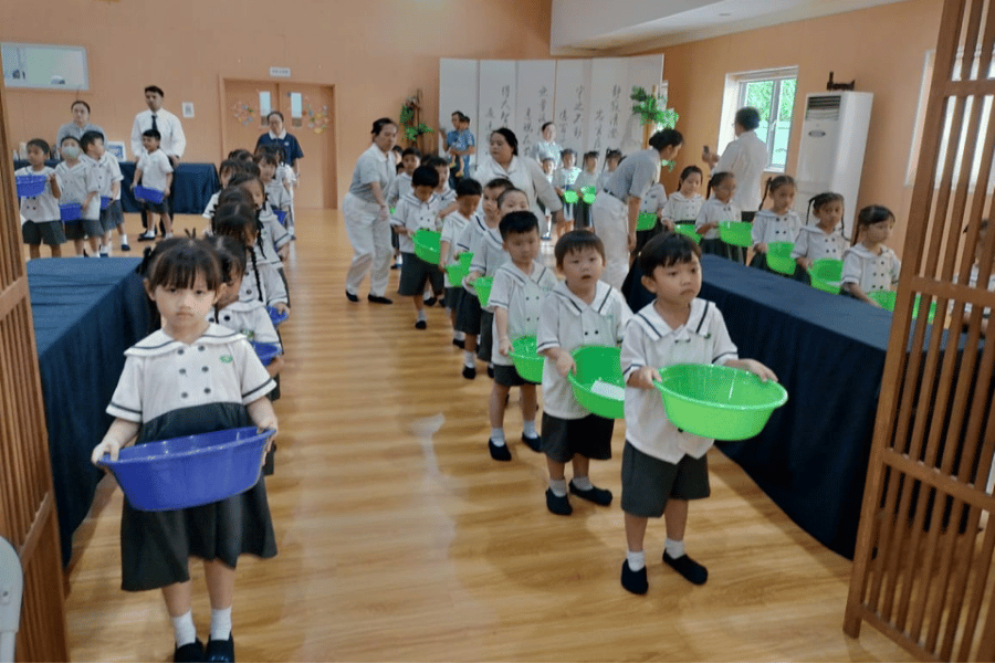 Menumbuhkan Cinta dan Bakti di Usia Dini melalui Kegiatan Hari Bakti TK Cinta Kasih Tzu Chi