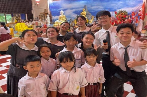 PROYEK SOSIAL: CAHAYA KEBAIKAN DARI ANAK  SMA CINTA KASIH TZU CHI