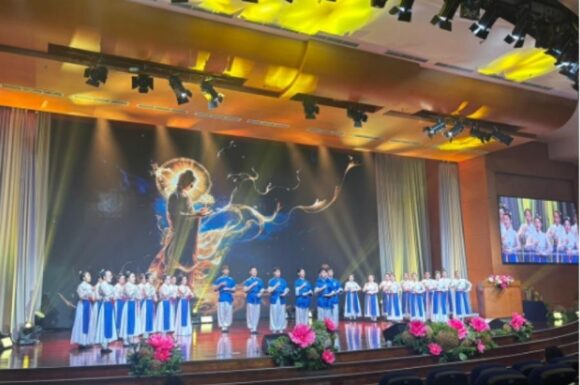Penampilan Isyarat Tangan oleh Siswa Kelas XII SMA Cinta Kasih Tzu Chi pada Acara Waisak DAAI TV 2026