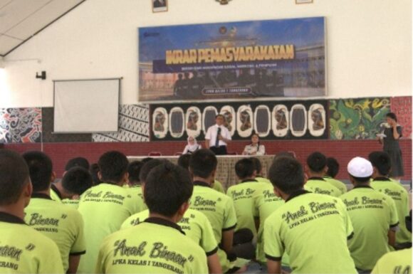 Beyond the Walls:  Cerita Seru dan Haru Kelas 12-2 Merajut Jalinan Kasih di LPKA Tangerang