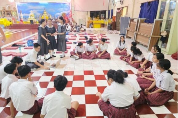 Chasing Kindness:  Keseruan Projek Sosial Kelas 12-1 Tzu Chi Berbagi Energi Positif di Sekolah Bodhisatta