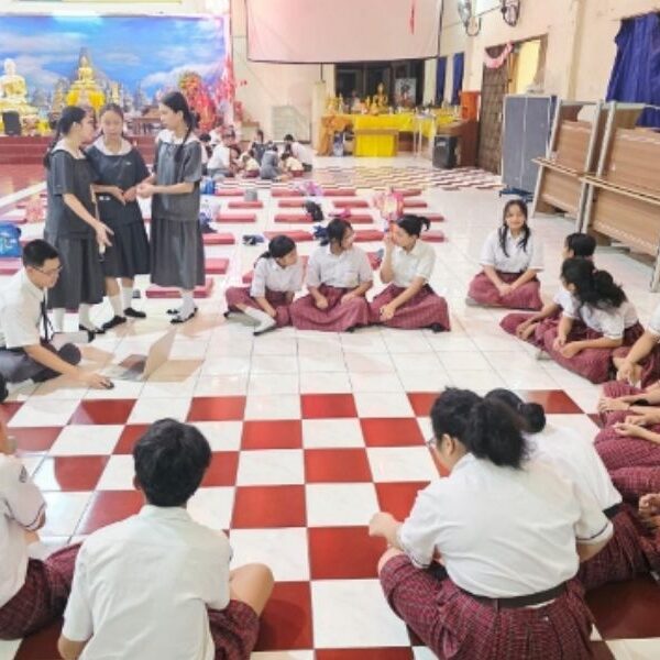 Chasing Kindness:  Keseruan Projek Sosial Kelas 12-1 Tzu Chi Berbagi Energi Positif di Sekolah Bodhisatta